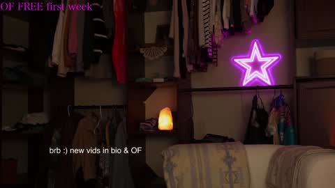 Snapshot of lucy_gooosey chatting on January 4, 2:46 am Lucy. online show from January 4, 2:46 am