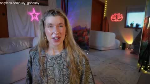Snapshot of lucy_gooosey chatting on September 14, 12:21 am Lucy. online show from September 14, 12:21 am