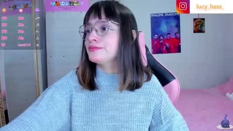 Snapshot of lucy_hess_ chatting on February 18, 9:11 pm Lucy online show from February 18, 9:11 pm
