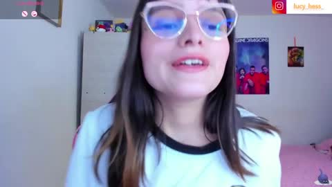 Snapshot of lucy_hess_ chatting on June 3, 9:09 pm Lucy online show from June 3, 9:09 pm