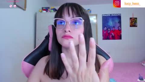 Snapshot of lucy_hess_ chatting on June 17, 8:10 pm Lucy online show from June 17, 8:10 pm