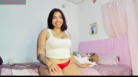 Snapshot of lucy_marteli chatting on November 17, 11:27 am Lucy online show from November 17, 11:27 am