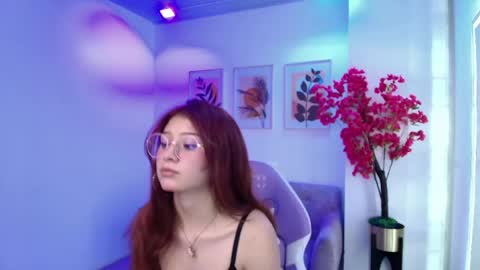 Snapshot of lucy_mazzy chatting on June 3, 3:42 am Lucy online show from June 3, 3:42 am