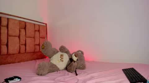 Lucy 699 online show from November 21, 7:29 am