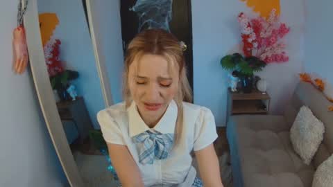 lucy online show from October 27, 5:22 am