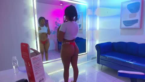 Snapshot of lucy_saki chatting on November 29, 11:13 am Lucy online show from November 29, 11:13 am