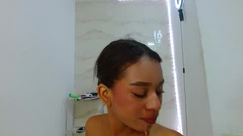 lucy_sluppy_hard online show from March 12, 12:17 am