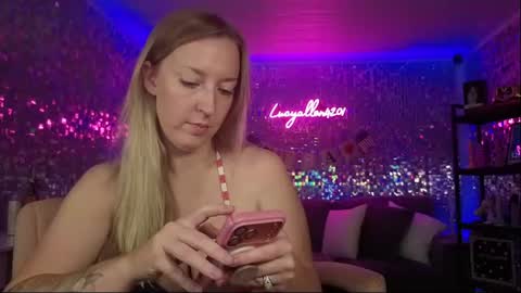 lucyallen4201 online show from July 3, 10:21 am