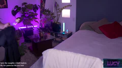 Snapshot of lucyallenx chatting on September 26, 7:29 pm Lucy Alien online show from September 26, 7:29 pm