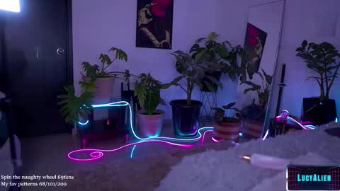 Snapshot of lucyallenx chatting on November 26, 4:30 pm Lucy Alien online show from November 26, 4:30 pm