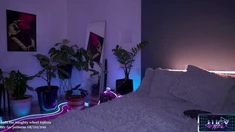 Snapshot of lucyallenx chatting on November 27, 3:58 pm Lucy Alien online show from November 27, 3:58 pm