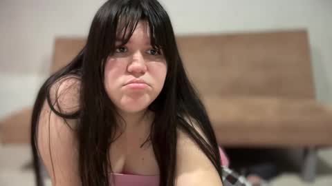 Snapshot of lucybabypink chatting on December 8, 5:39 am Lucyhot online show from December 8, 5:39 am