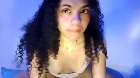 Snapshot of lucybellea chatting on June 20, 10:40 am Lucia online show from June 20, 10:40 am