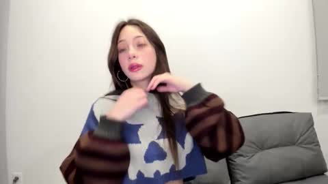 Snapshot of lucycryborg chatting on February 1, 5:28 am Lucy online show from February 1, 5:28 am