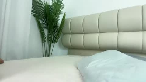 lucyforr online show from June 21, 6:05 am