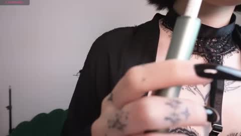 Snapshot of lucykitty_ chatting on December 15, 12:42 pm lucykitty_ online show from December 15, 12:42 pm