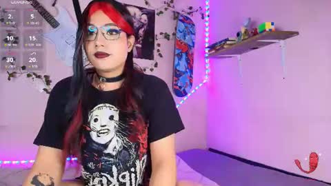 Snapshot of lucymorningstar399 chatting on June 19, 11:47 am Lucy online show from June 19, 11:47 am