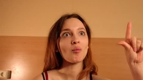 Snapshot of lucynear chatting on June 6, 10:20 am Lucy online show from June 6, 10:20 am