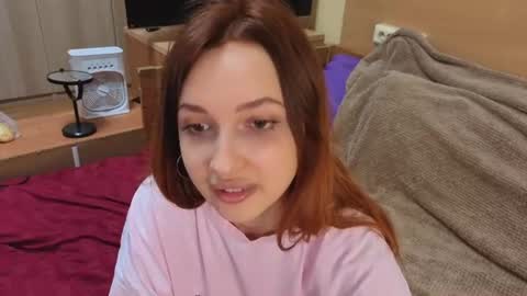 Snapshot of lucynear chatting on June 18, 10:30 am Lucy online show from June 18, 10:30 am