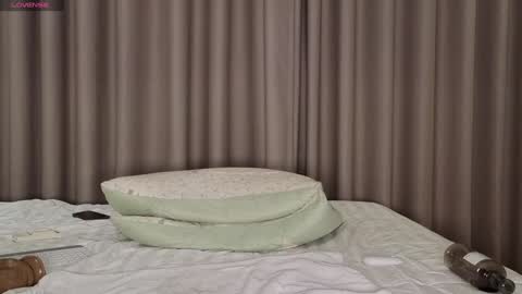 Snapshot of lucynuty chatting on January 5, 10:53 am Love kinky Go here online show from January 5, 10:53 am