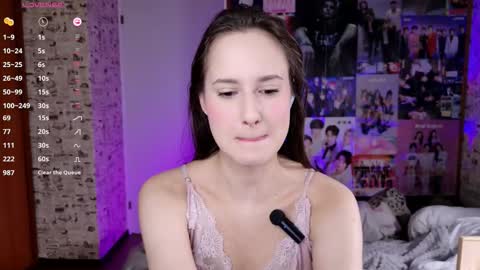 Lucy Rose online show from November 13, 4:22 am