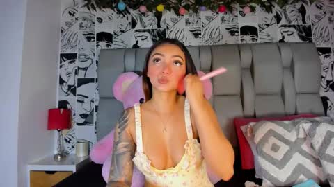 Snapshot of lucyrosse_ chatting on March 20, 11:15 am Lucy online show from March 20, 11:15 am