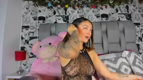 Snapshot of lucyrosse_ chatting on April 11, 11:25 am Lucy online show from April 11, 11:25 am