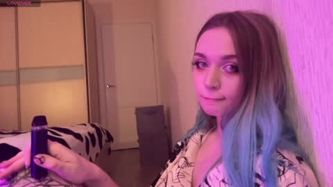 Snapshot of lucysbrain chatting on January 3, 8:22 pm Lucy online show from January 3, 8:22 pm