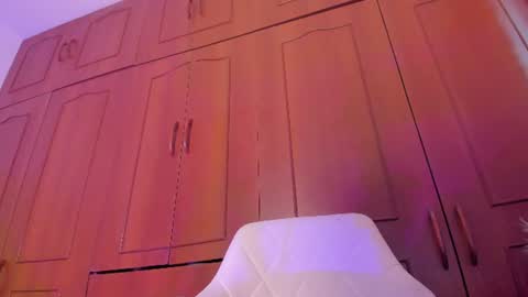 Snapshot of lucyshen_ chatting on June 19, 5:56 am luciana online show from June 19, 5:56 am