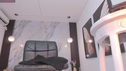 Snapshot of lucystell chatting on February 1, 6:10 am Luciana online show from February 1, 6:10 am