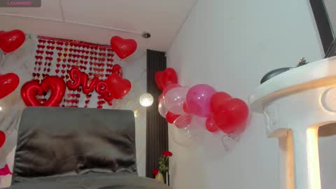 Snapshot of lucystell chatting on February 13, 10:43 pm Luciana online show from February 13, 10:43 pm