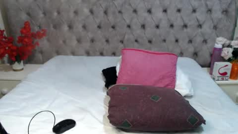 XOXO online show from January 31, 3:30 am