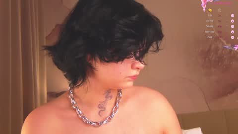 lucyvee online show from December 28, 10:58 am