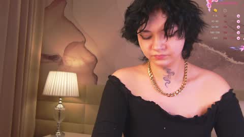 lucyvee online show from December 29, 4:59 am