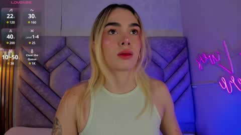 Snapshot of lucyvegaa1 chatting on December 24, 11:06 am Lucy Vega online show from December 24, 11:06 am