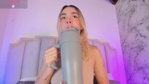 Snapshot of lucyvegaa1 chatting on January 11, 4:06 am Lucy Vega online show from January 11, 4:06 am