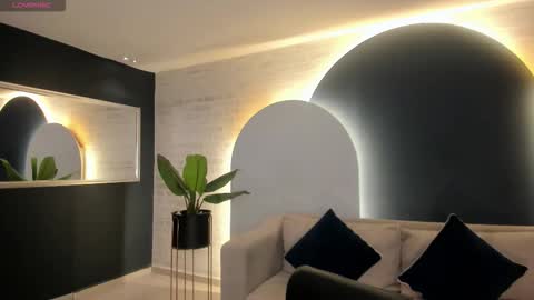 Lucy online show from October 12, 6:40 pm