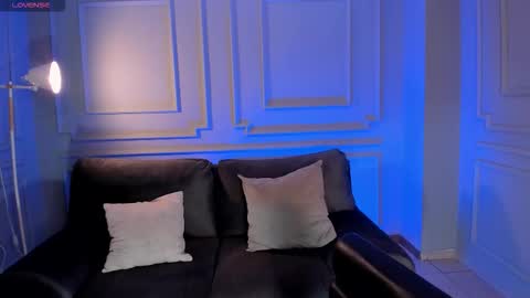 Lucy online show from November 7, 8:09 pm