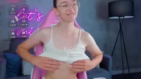 Snapshot of lucyy_green chatting on July 14, 2:05 am Lucy online show from July 14, 2:05 am
