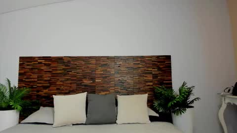 Snapshot of lucyy_liiu chatting on November 17, 1:50 pm Lucy Liiu online show from November 17, 1:50 pm