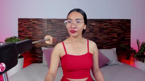 Lucy Liiu online show from March 17, 8:23 pm