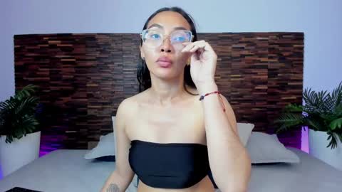 Snapshot of lucyy_liiu chatting on May 6, 11:21 pm Lucy Liiu online show from May 6, 11:21 pm