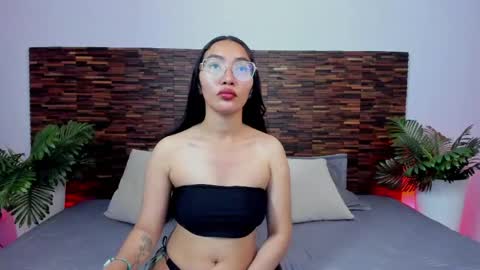 Snapshot of lucyy_liiu chatting on June 6, 8:13 pm Lucy Liiu online show from June 6, 8:13 pm