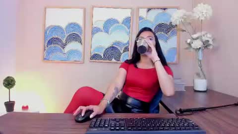 Snapshot of lucyy_liiu chatting on July 17, 8:24 pm Lucy Liiu online show from July 17, 8:24 pm