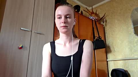 Snapshot of lucyzachar chatting on March 31, 5:52 am Sofia online show from March 31, 5:52 am