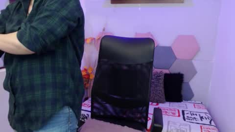 lui_fer01 online show from October 12, 11:09 am