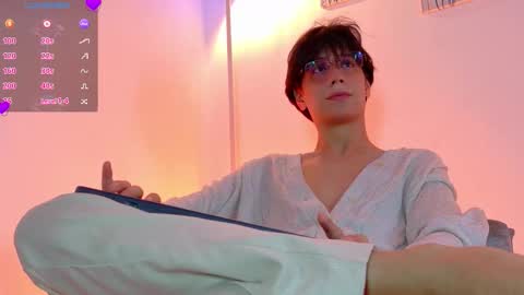 Snapshot of lui_x_dust chatting on March 29, 11:38 pm Lui online show from March 29, 11:38 pm