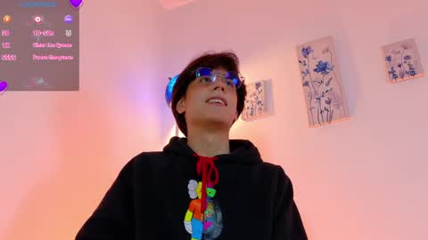 Snapshot of lui_x_dust chatting on March 31, 3:52 am Lui online show from March 31, 3:52 am