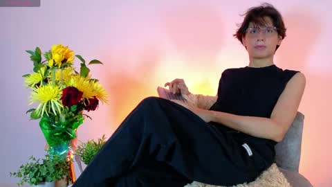 Snapshot of lui_x_dust chatting on April 5, 3:58 am Lui online show from April 5, 3:58 am