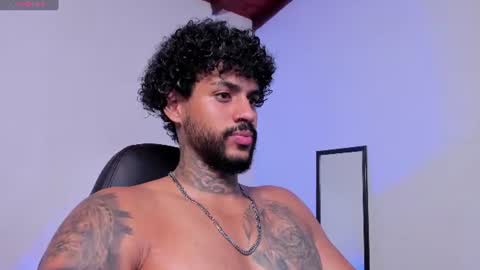 Snapshot of luigi1_ chatting on July 19, 2:04 am Luigi Vitale online show from July 19, 2:04 am